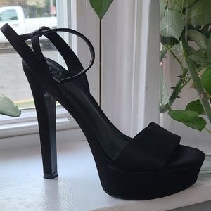 Empress Platform Heels (Guess)